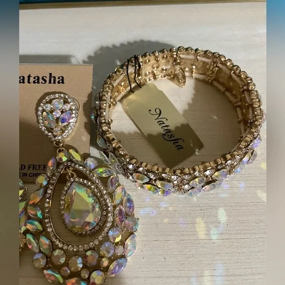 Natasha Couture Bracelet Natasha Iridescent Bracelet 🆕 💎 Natasha Bracelet 💎 - Picture 3 of 9